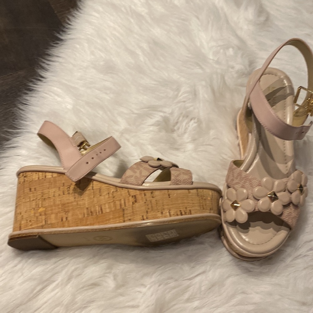 Light pink flower Michael Kors platform sandal